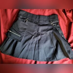 Black Pleated Skirt with Side Pocket